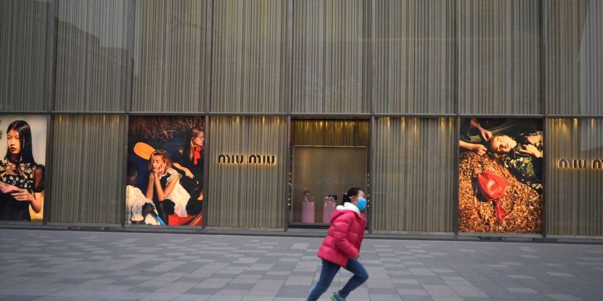 Intentionally not street Miu Miu Shoes Sale style is clearly influencing