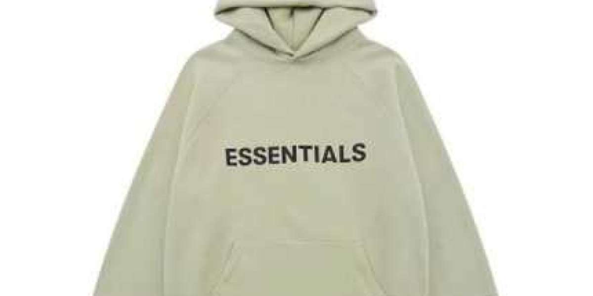 Essential Hoodie – The Everyday Staple Your Wardrobe Truly Needs