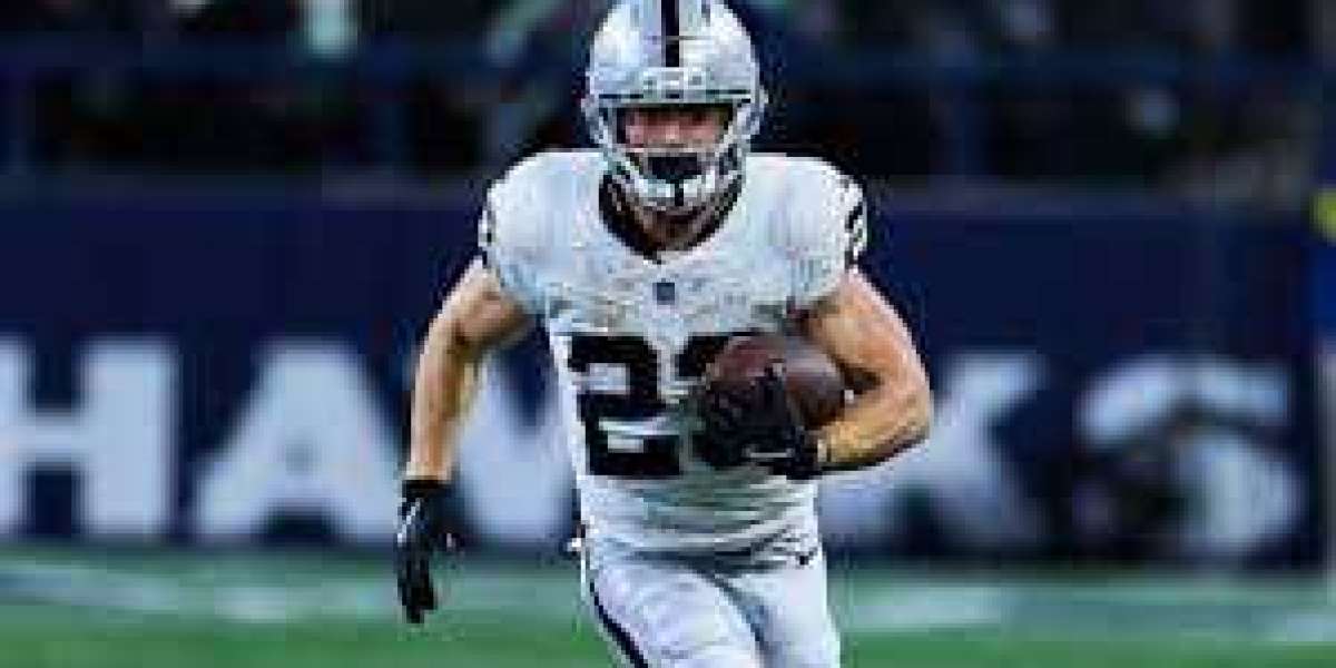 Insider Gained’t Rule out Raiders Including Mythical QB