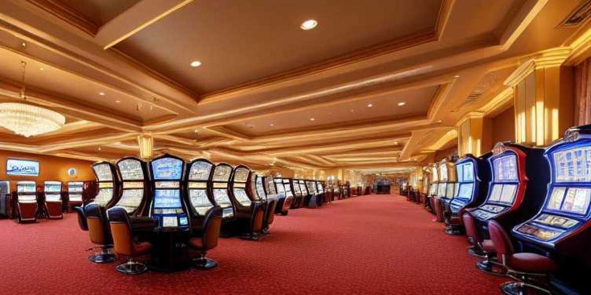 LuckyDreams Casino Advertising Strategy